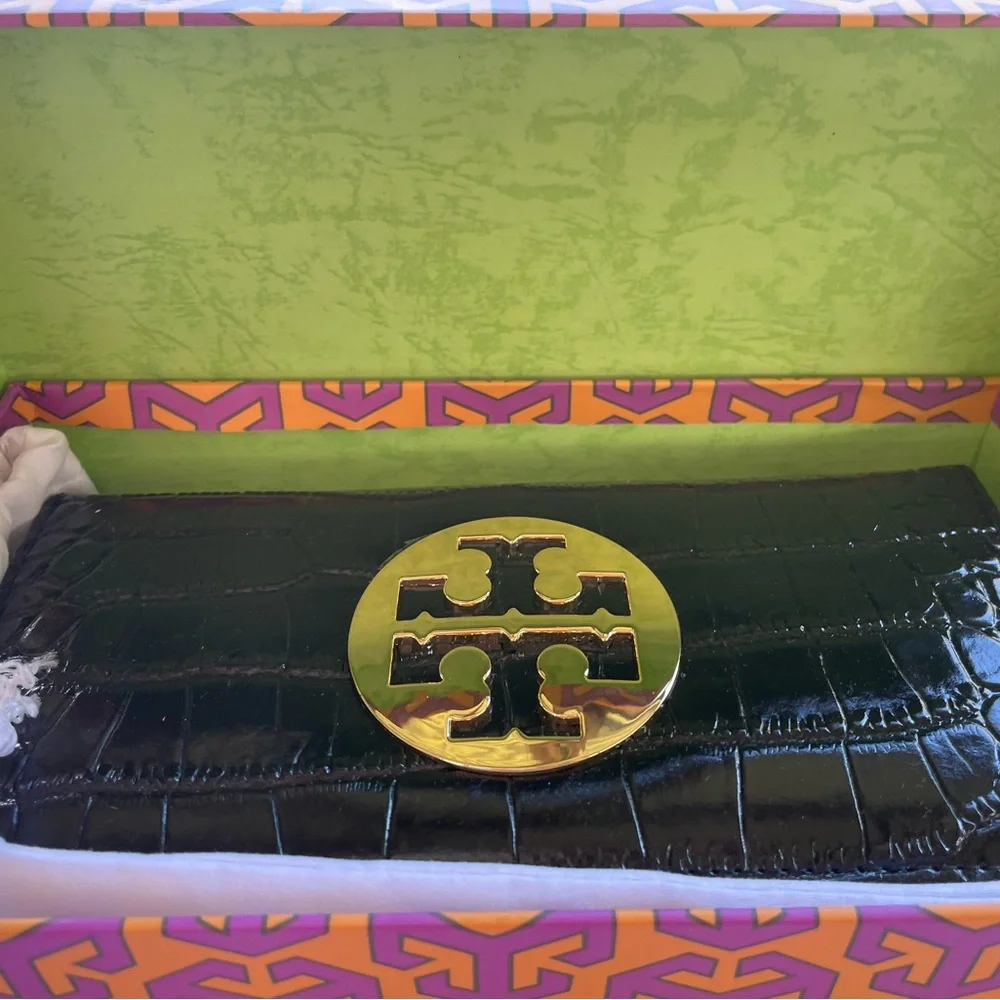 Brand New In Box- Black Tory Burch Wallet. - Picture 1 of 7